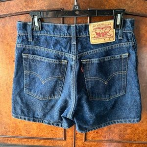 Vintage Levi’s mom shorts